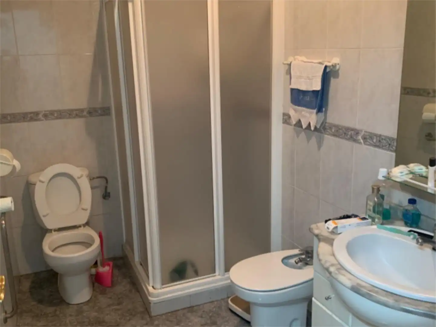 Casa adosada en venta en Calle Rambla, 30, Caniles Baño de Casa adosada en venta en Caniles con Jardín privado, Terraza y Amueblado