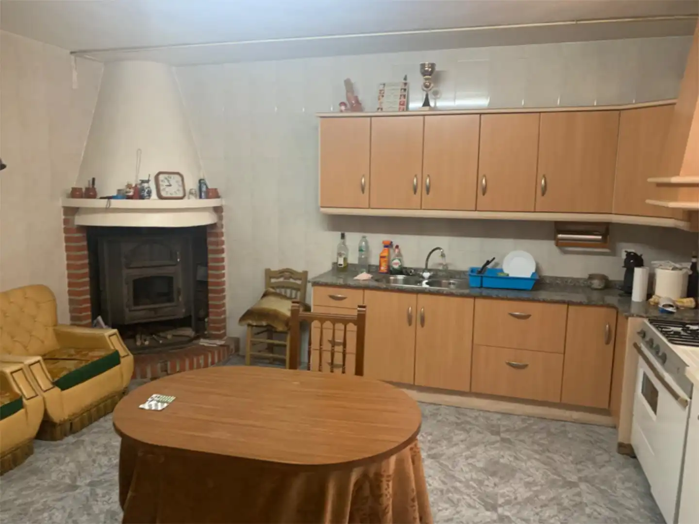 Casa adosada en venta en Calle Rambla, 30, Caniles Cocina de Casa adosada en venta en Caniles con Jardín privado, Terraza y Amueblado