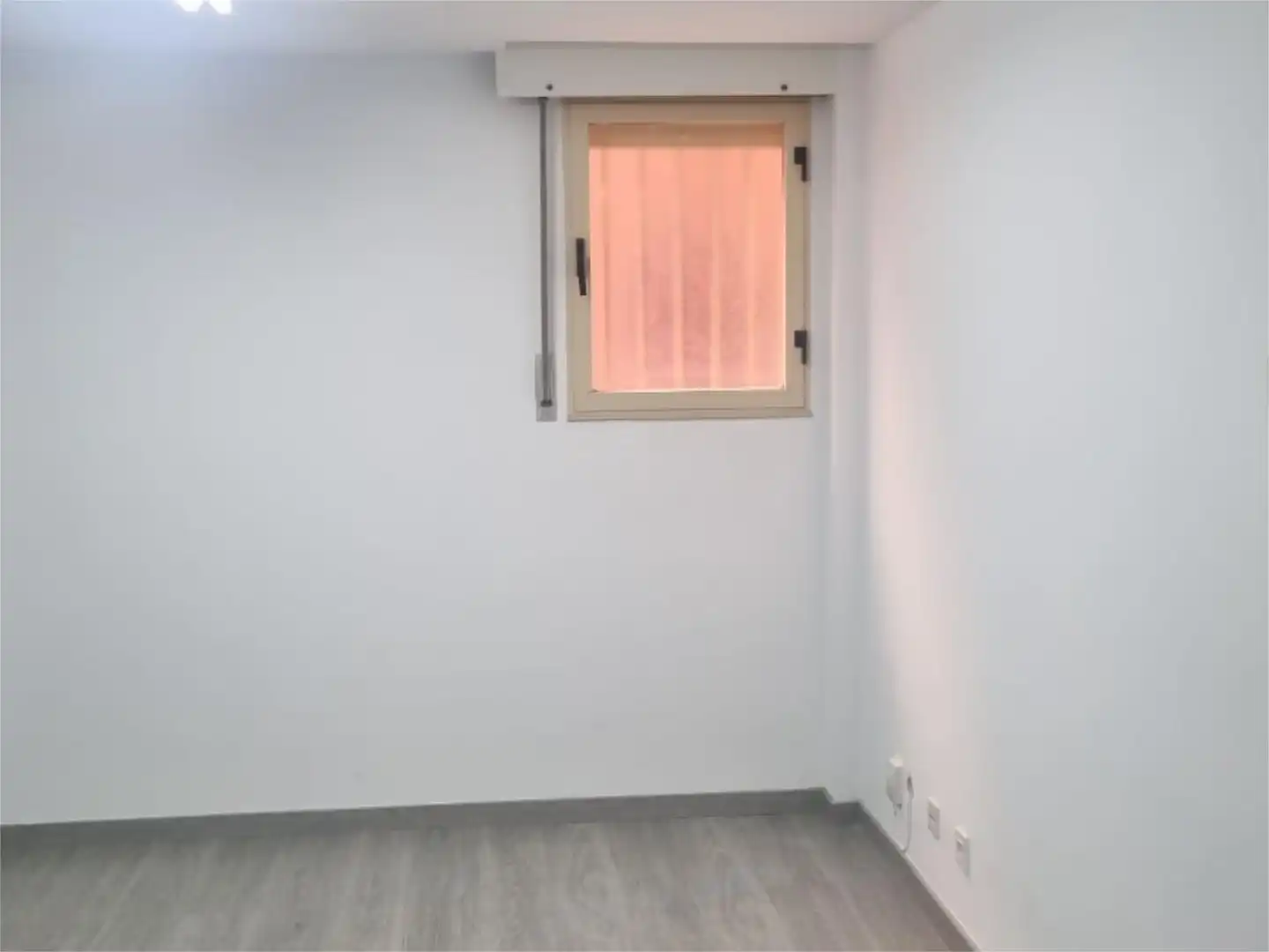 Oficina de lloguer a Calle Victoria Balfe, 30, Villimar - V1 - V2 - S3 - S4 - San Cristobal Dormitori de Oficina de lloguer en Burgos