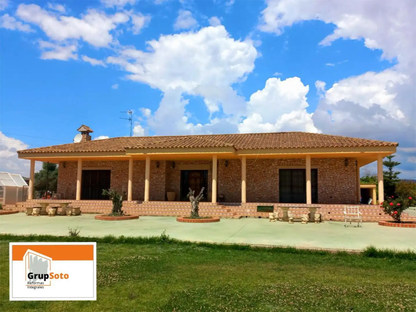 Finca rústica en venta en Carrer Nou, 32, Santa Oliva Vista exterior de Finca rústica en venta en Santa Oliva con Aire acondicionado, Terraza y Piscina