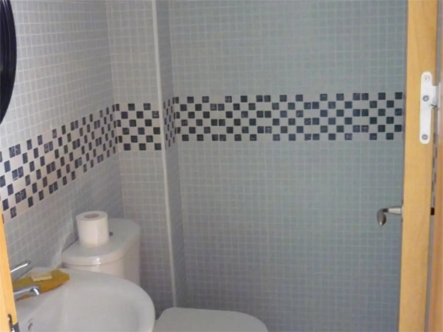 Dúplex en venta en Avenida Asociación Victimas del Terrorismo, 28, Parque Acuático - Sector 25 Baño de Dúplex en venta en Torrevieja con Terraza, Piscina y Amueblado