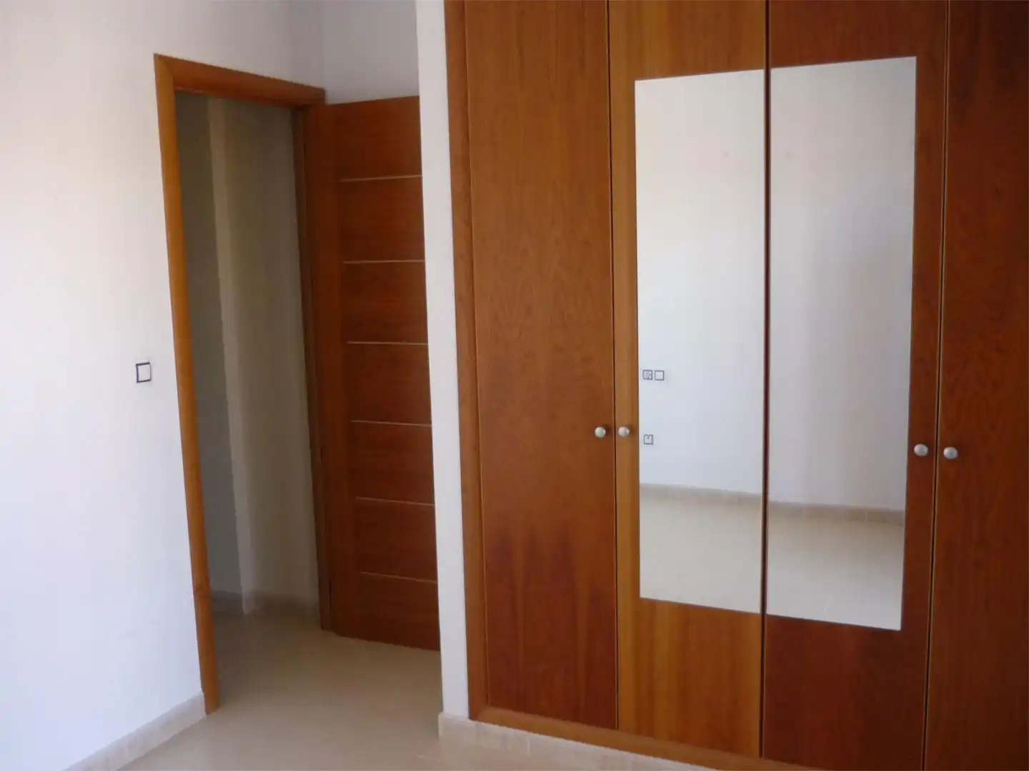 Dúplex en venta en Avenida Asociación Victimas del Terrorismo, 28, Parque Acuático - Sector 25 Dúplex en venta en Torrevieja con Terraza, Piscina y Amueblado