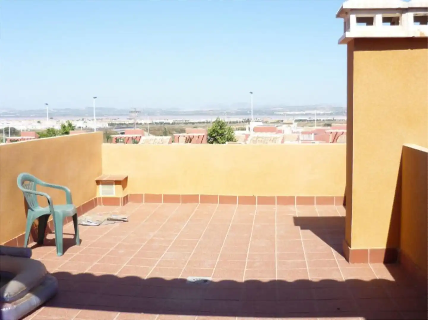 Dúplex en venta en Avenida Asociación Victimas del Terrorismo, 28, Parque Acuático - Sector 25 Terraza de Dúplex en venta en Torrevieja con Terraza, Piscina y Amueblado
