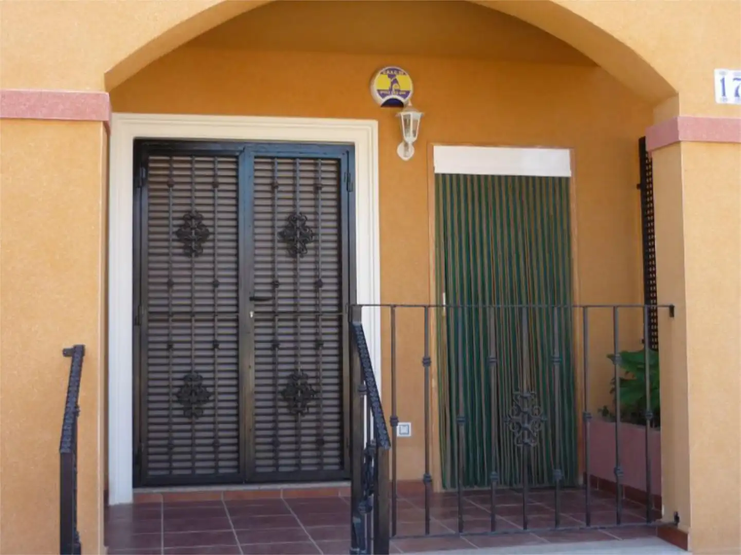 Dúplex en venta en Avenida Asociación Victimas del Terrorismo, 28, Parque Acuático - Sector 25 Dúplex en venta en Torrevieja con Terraza, Piscina y Amueblado