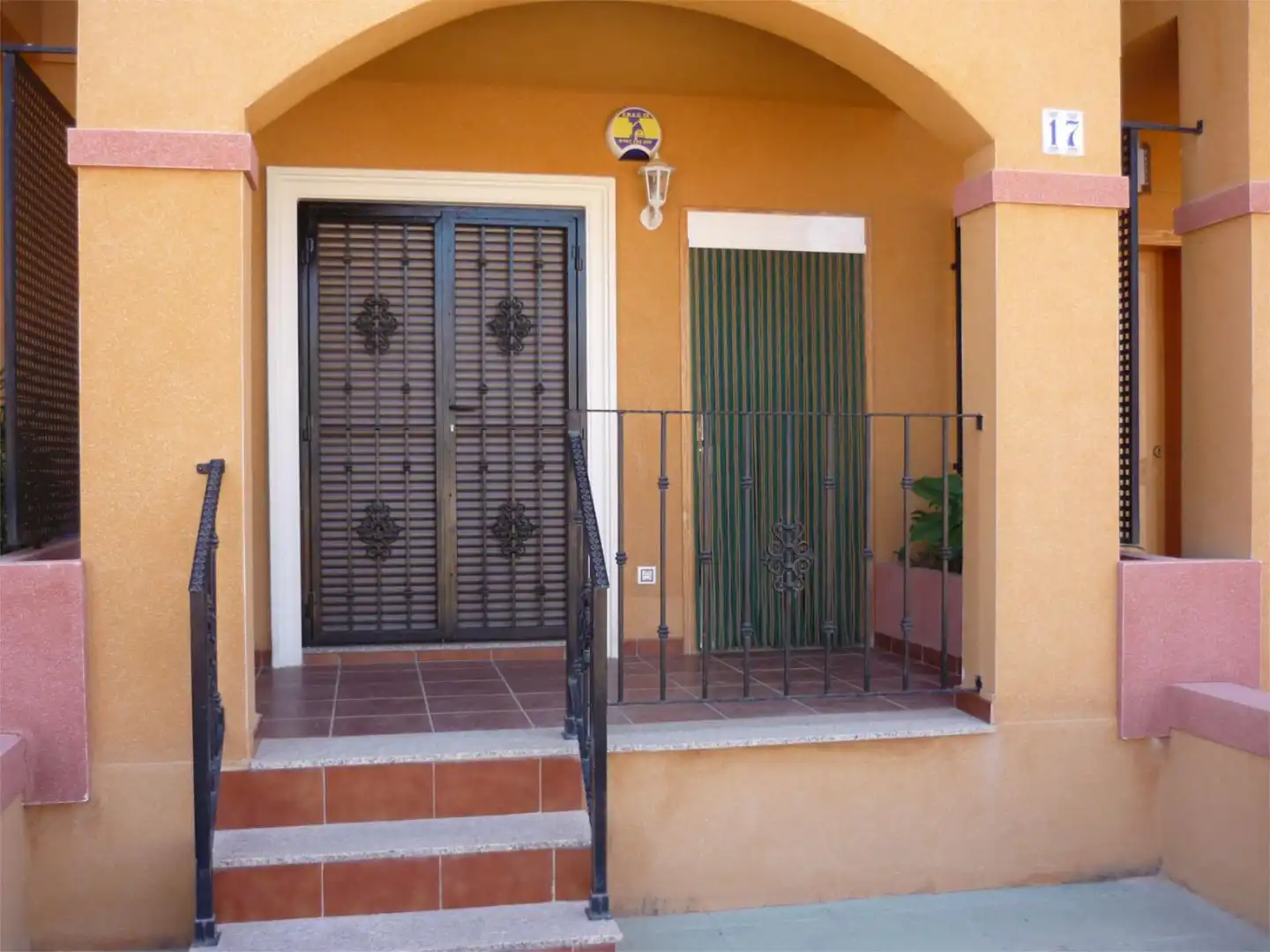 Dúplex en venta en Avenida Asociación Victimas del Terrorismo, 28, Parque Acuático - Sector 25 Dúplex en venta en Torrevieja con Terraza, Piscina y Amueblado