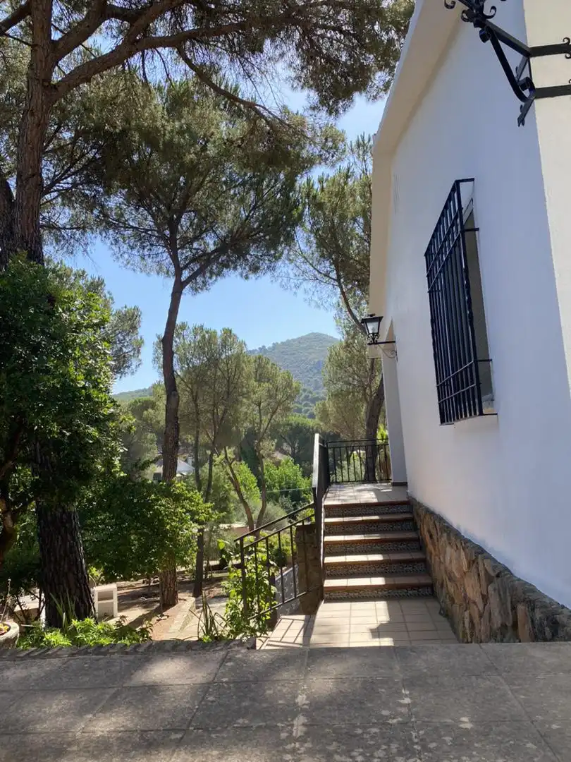Casa o xalet de lloguer a Avenida del Brezo, Las Jaras Vista exterior de Casa o xalet de lloguer en Córdoba amb Aire condicionat, Calefacció i Jardí privat