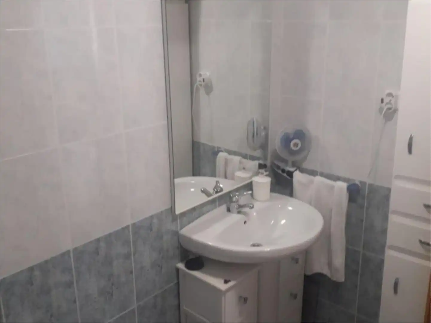 Apartamento en venta en Calle Río Segura, 148, Playa Honda - Playa Paraíso Baño de Apartamento en venta en Cartagena con Piscina, Amueblado y Parking comunitario