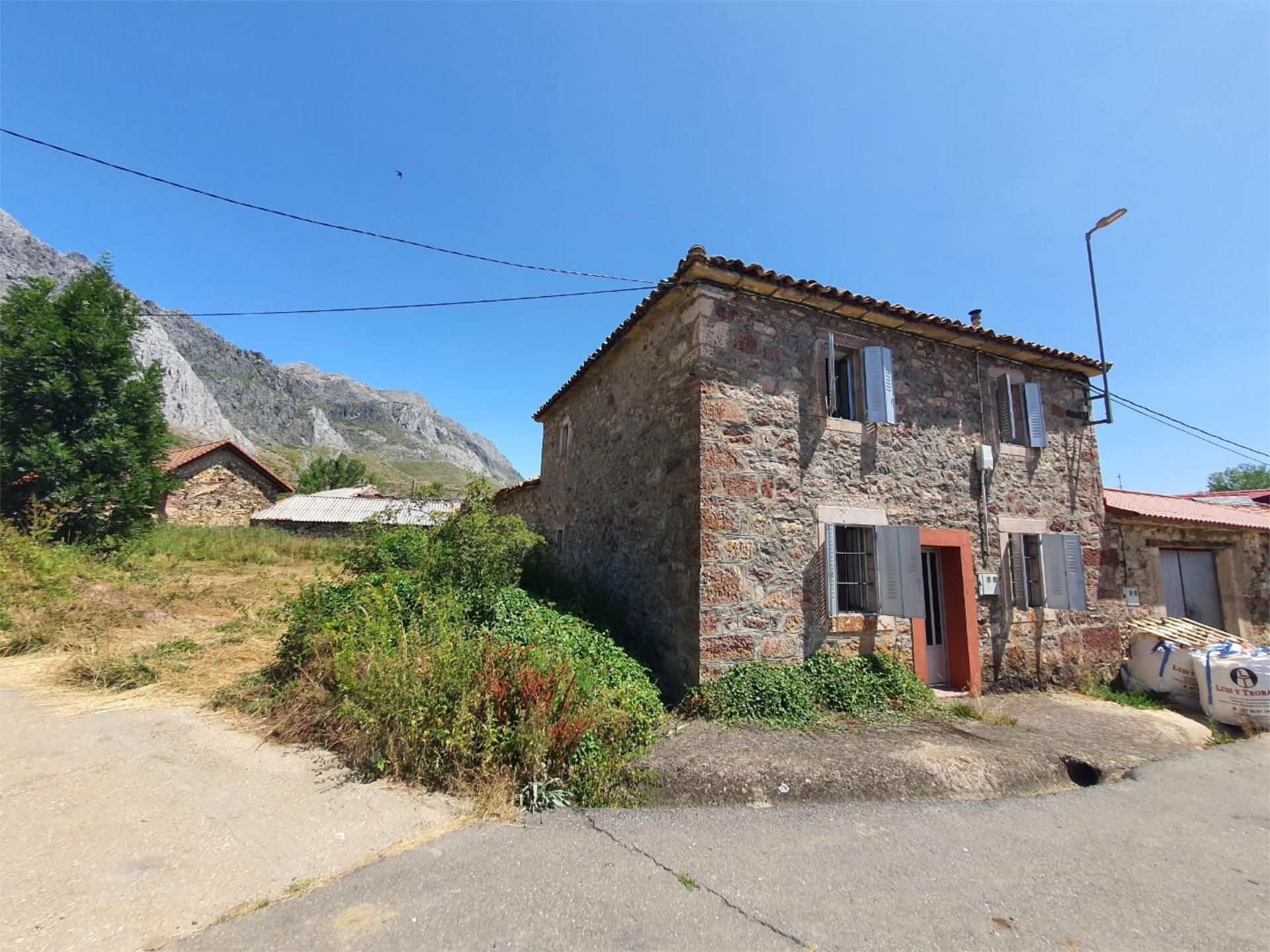 Exterior view of Single-family semi-detached for sale in Villamanín