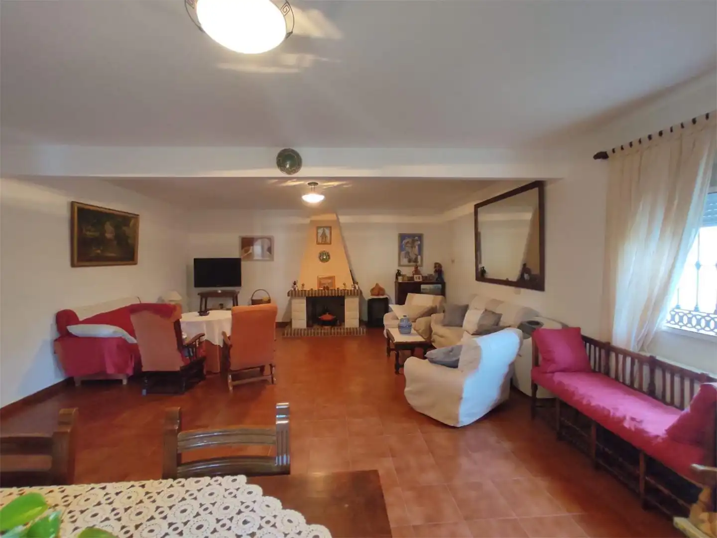 Casa o xalet en venda a Calle L, 5, San Roque - La Cruz - La Rozuela Sala d'estar de Casa o xalet en venda en Linares amb Calefacció, Jardí privat i Terrassa