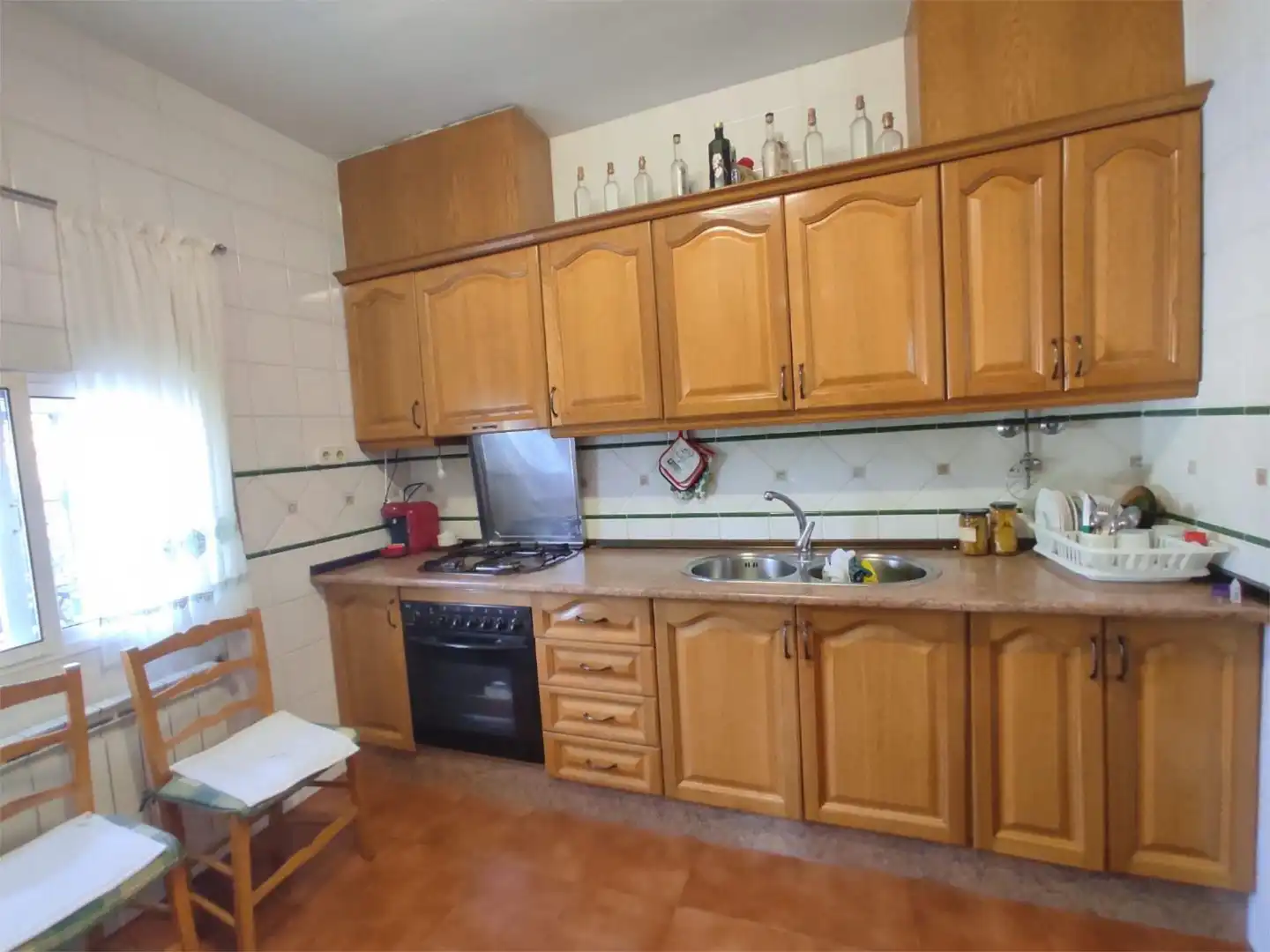 Casa o xalet en venda a Calle L, 5, San Roque - La Cruz - La Rozuela Cuina de Casa o xalet en venda en Linares amb Calefacció, Jardí privat i Terrassa