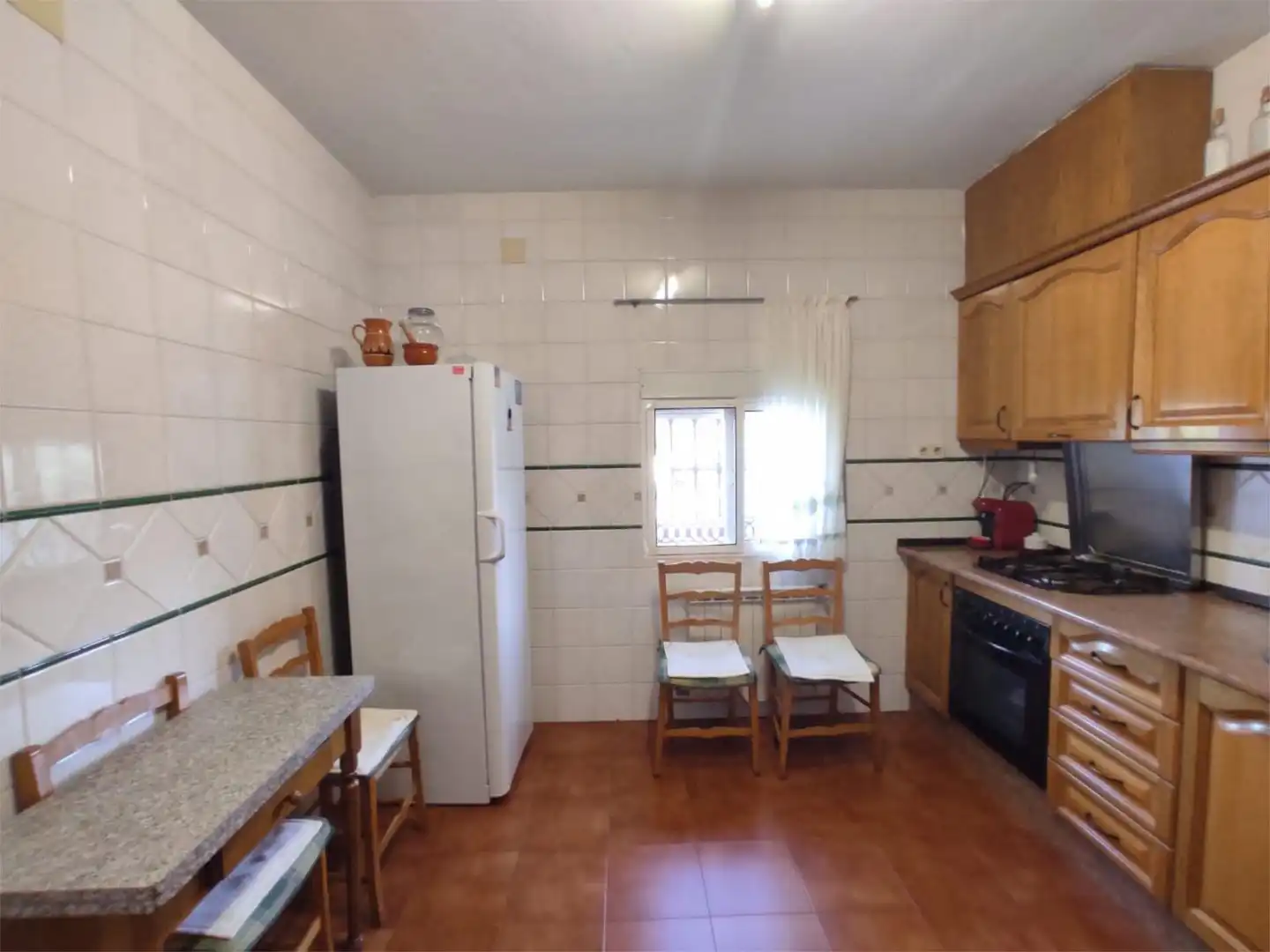 Casa o xalet en venda a Calle L, 5, San Roque - La Cruz - La Rozuela Cuina de Casa o xalet en venda en Linares amb Calefacció, Jardí privat i Terrassa