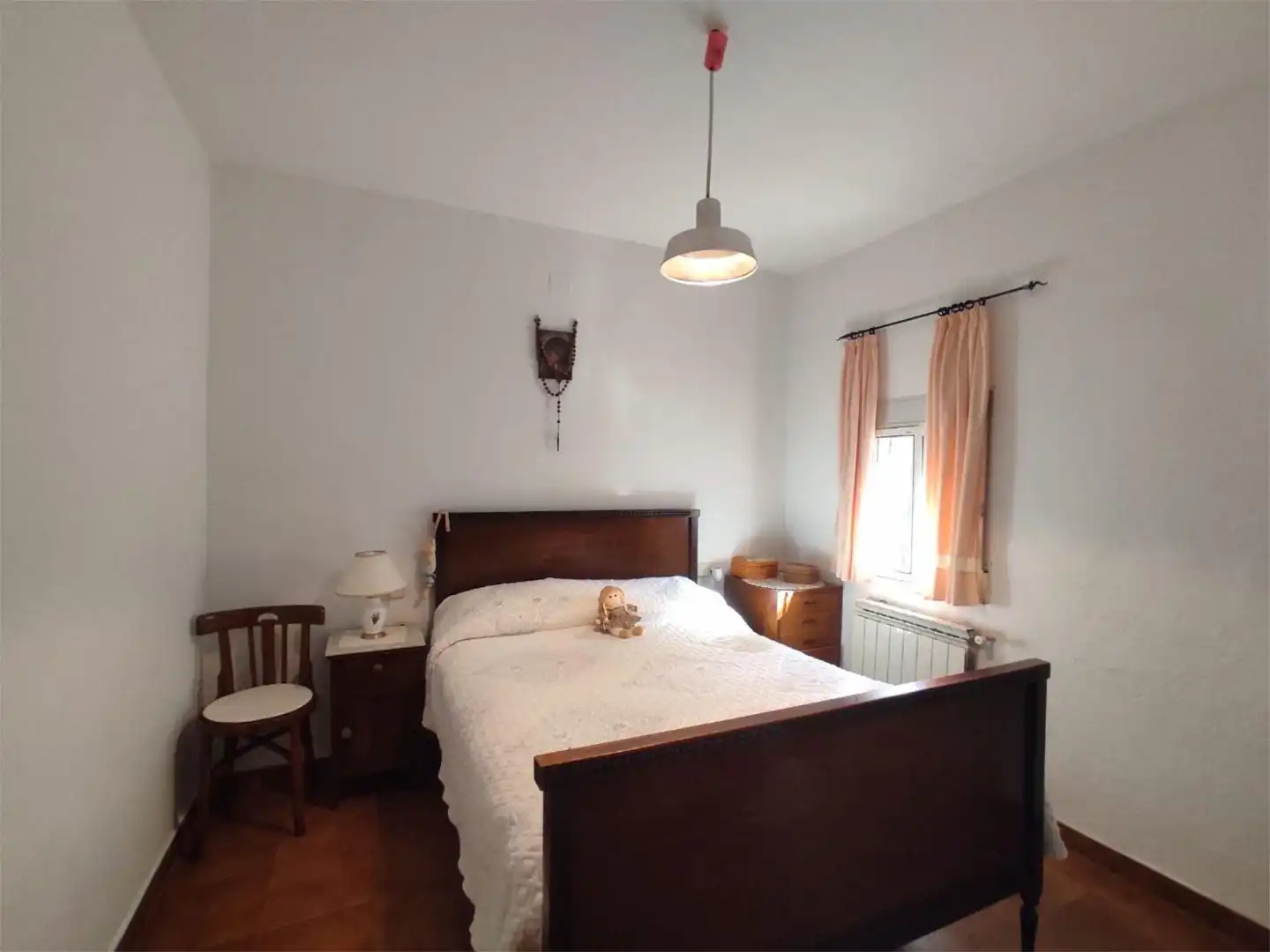 Casa o xalet en venda a Calle L, 5, San Roque - La Cruz - La Rozuela Dormitori de Casa o xalet en venda en Linares amb Calefacció, Jardí privat i Terrassa