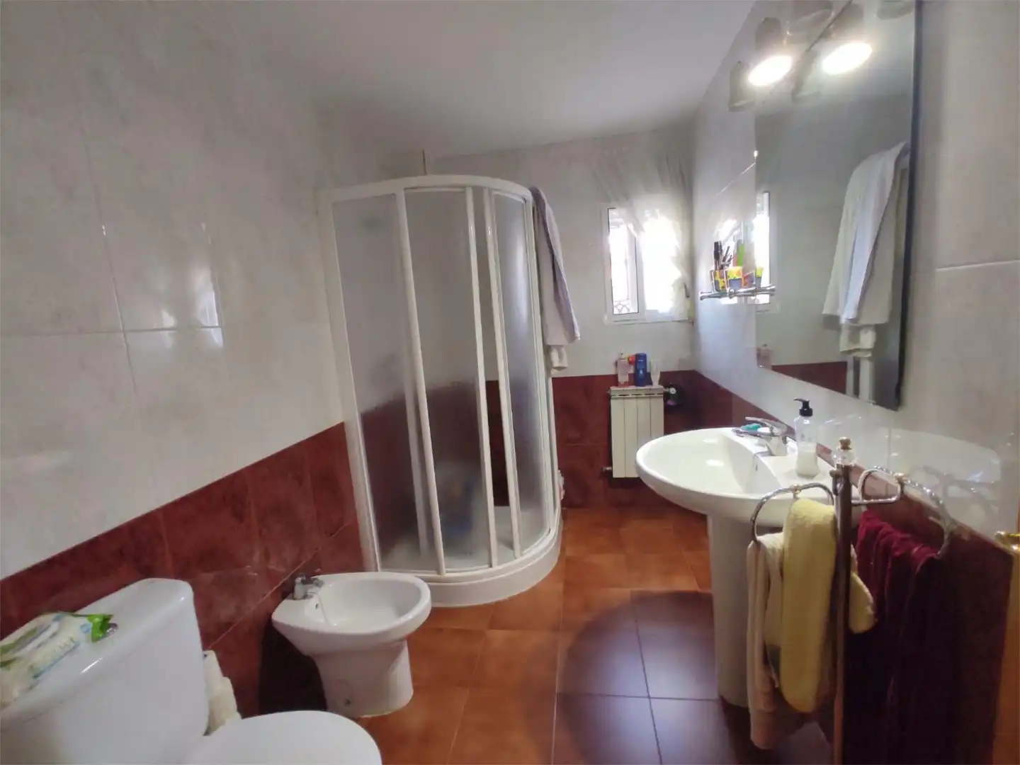 Casa o xalet en venda a Calle L, 5, San Roque - La Cruz - La Rozuela Bany de Casa o xalet en venda en Linares amb Calefacció, Jardí privat i Terrassa