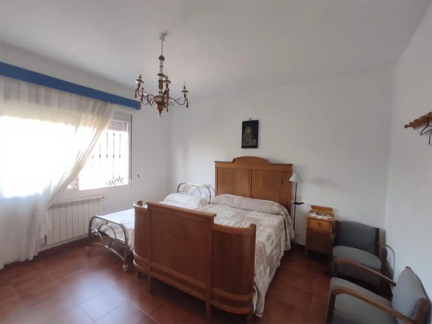 Casa o xalet en venda a Calle L, 5, San Roque - La Cruz - La Rozuela Dormitori de Casa o xalet en venda en Linares amb Calefacció, Jardí privat i Terrassa