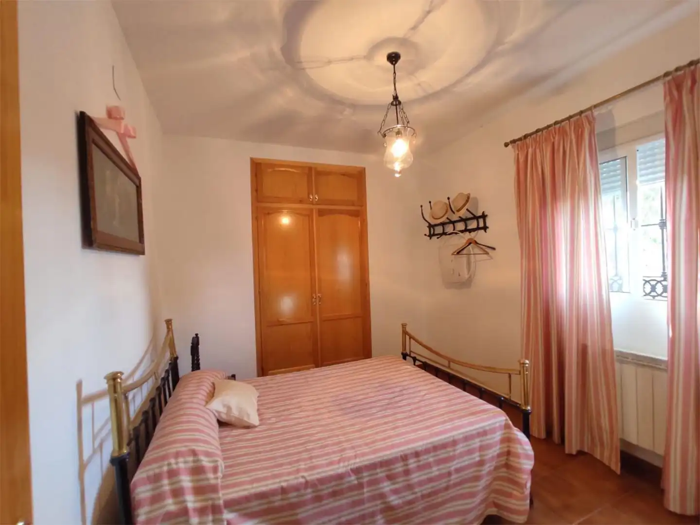Casa o xalet en venda a Calle L, 5, San Roque - La Cruz - La Rozuela Dormitori de Casa o xalet en venda en Linares amb Calefacció, Jardí privat i Terrassa