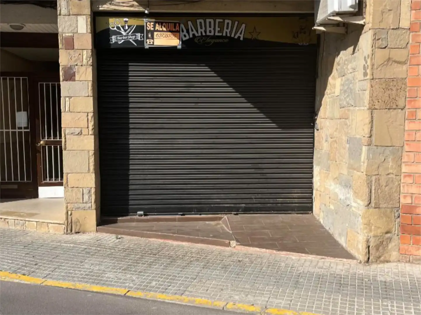 Local de lloguer a Avinguda Montserrat, 79, Sant Esteve Sesrovires Local de lloguer en Sant Esteve Sesrovires amb Aire condicionat i Parquet