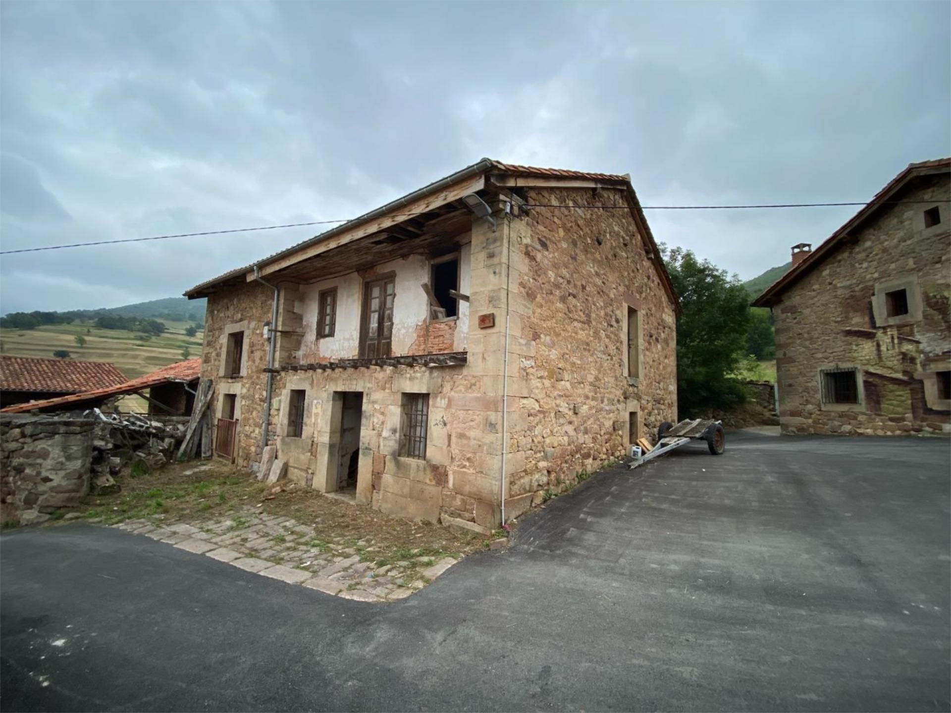 Vista exterior de Casa o xalet en venda en Peñarrubia amb Balcó