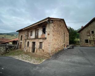 Exterior view of House or chalet for sale in Peñarrubia  with Community parking and Balcony