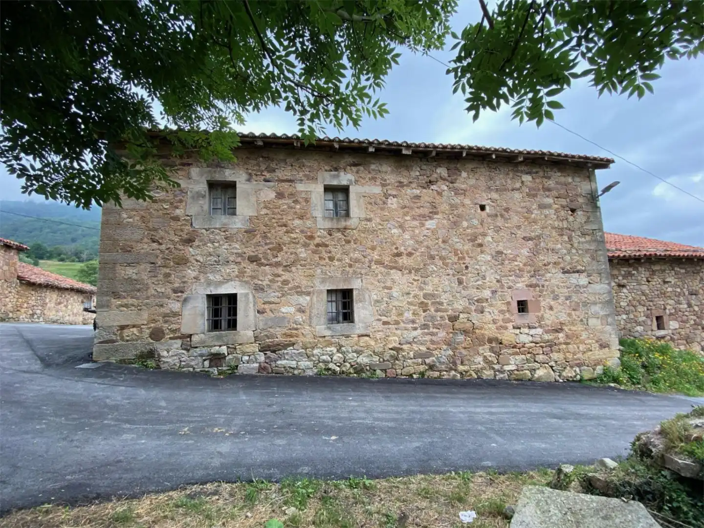 Vista exterior de Casa o xalet en venda en Peñarrubia amb Balcó