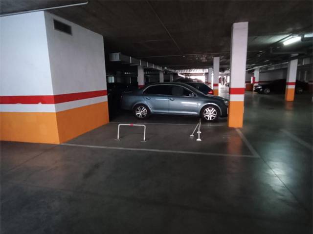 Garaje en Alquiler en Calle Estrella Vega, 6 en Pino Montano - Consolación