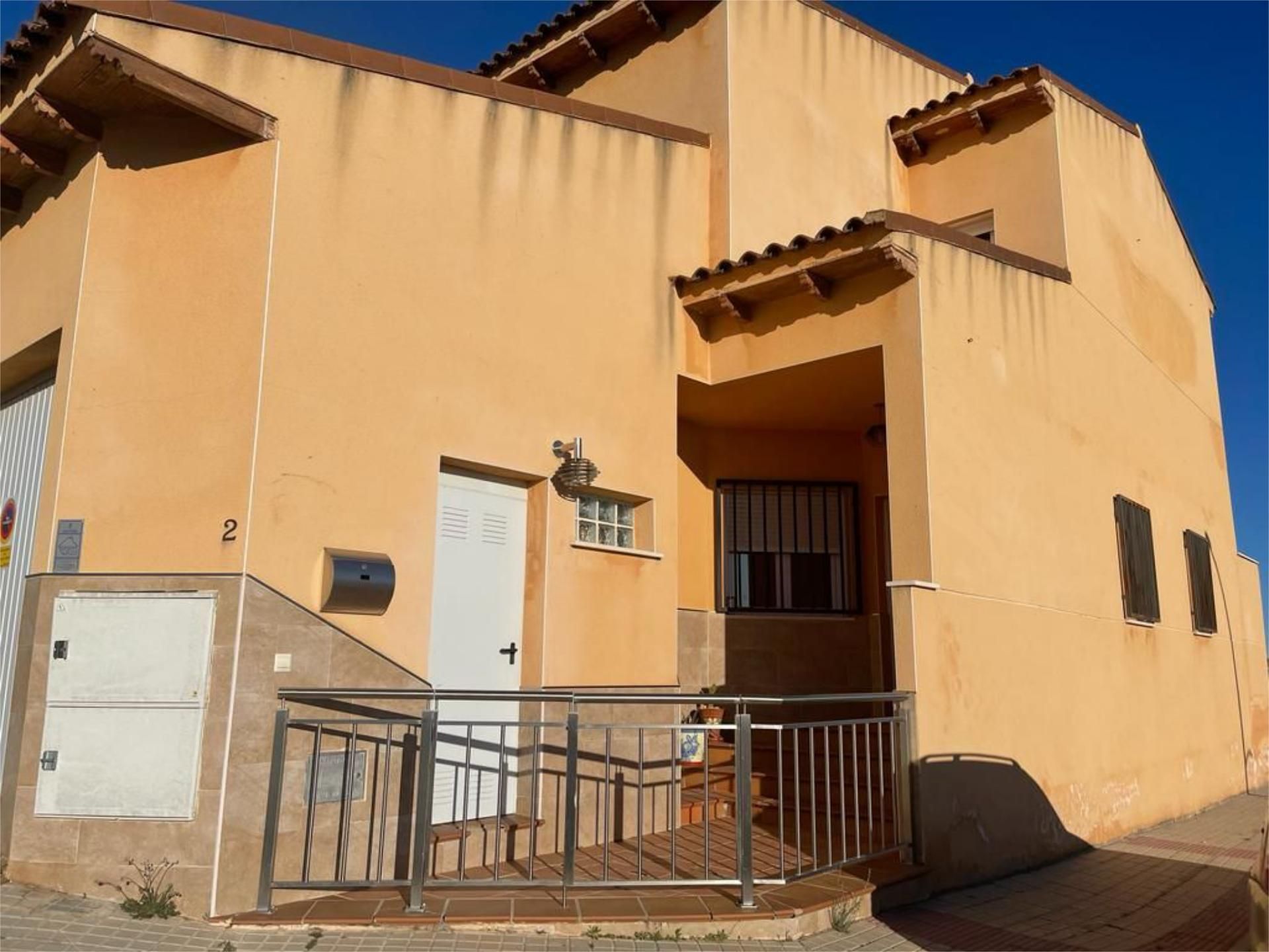 Exterior view of Single-family semi-detached for sale in Mota del Cuervo  with Air Conditioner, Terrace and Balcony