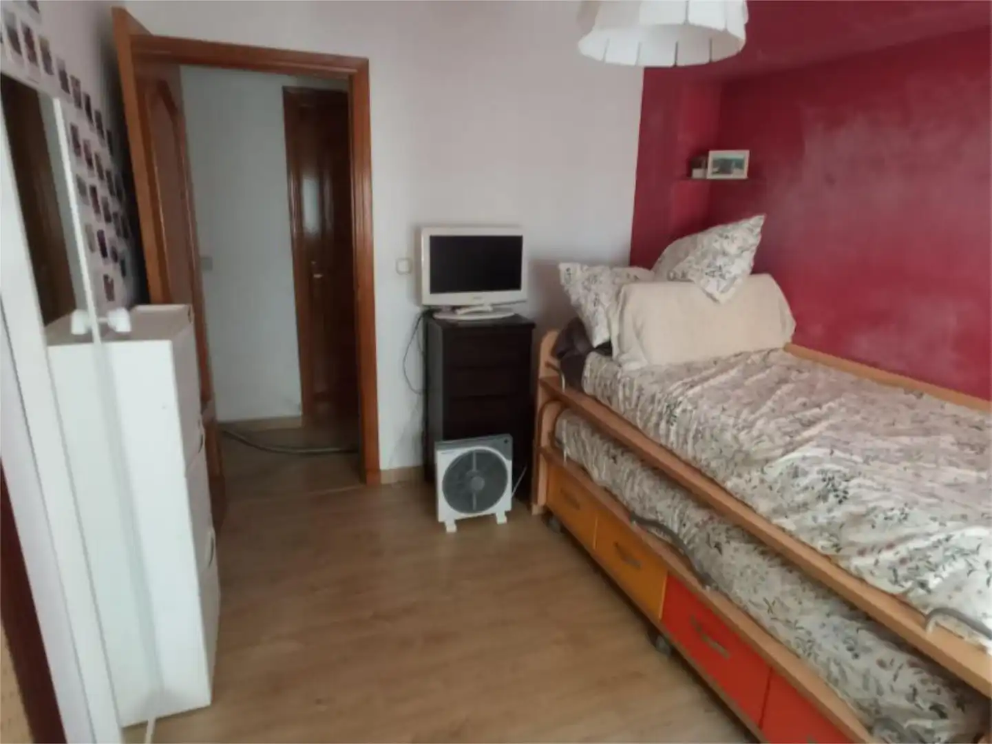 Habitació a Carrer de Joaquin Navarro, 2, L'Eixereta Dormitori de Pis per a compartir en Burjassot amb Parquet, Moblat i Balcó