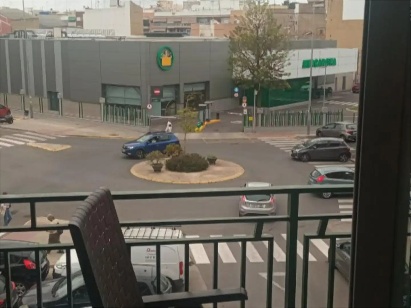 Habitació a Carrer de Joaquin Navarro, 2, L'Eixereta Vista exterior de Pis per a compartir en Burjassot amb Parquet, Moblat i Balcó