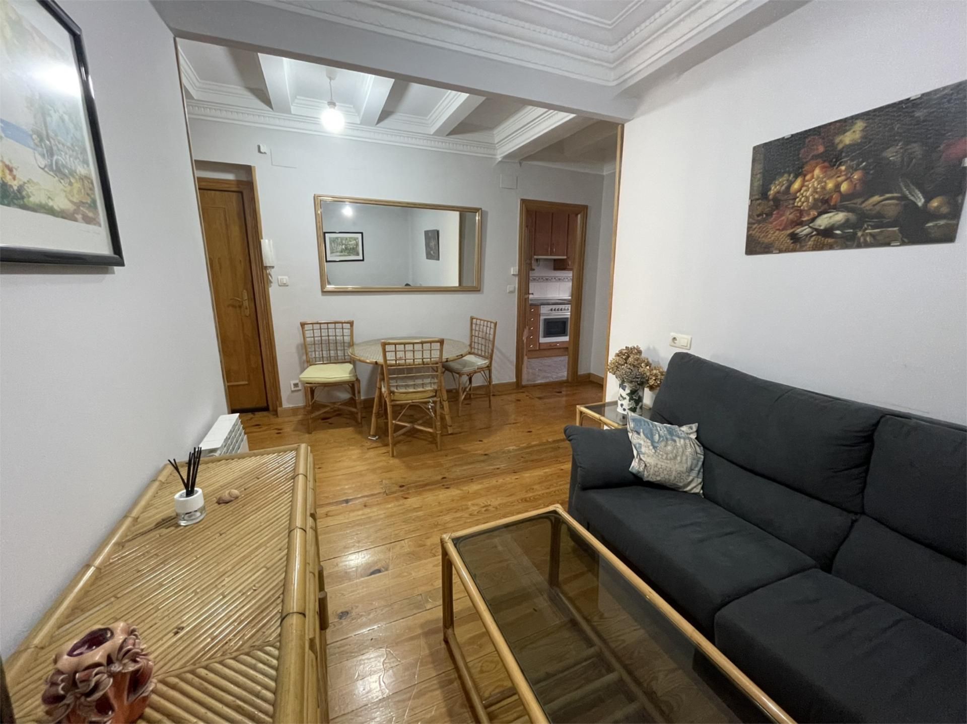 Sala d'estar de Pis en venda en Burgos Capital amb Calefacció, Terrassa i Forn