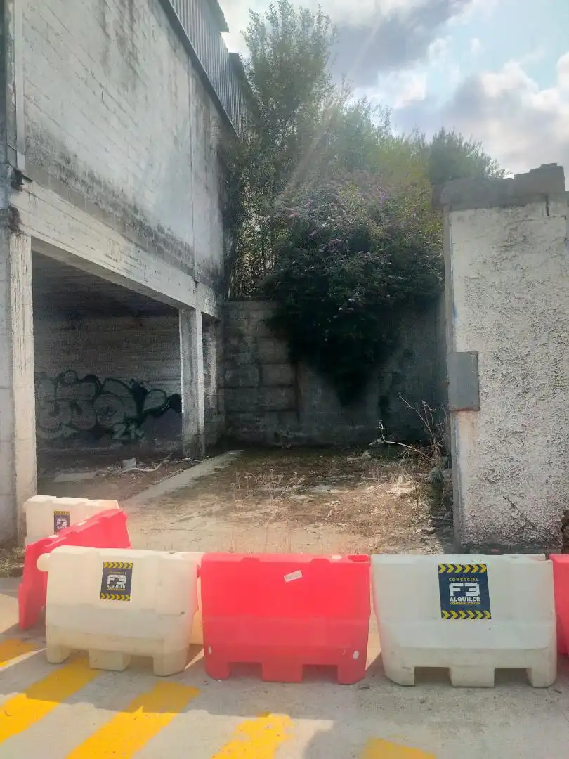 Nau industrial en venda a Montellos, 40, Betanzos Aparcament de Nau industrial en venda en Betanzos