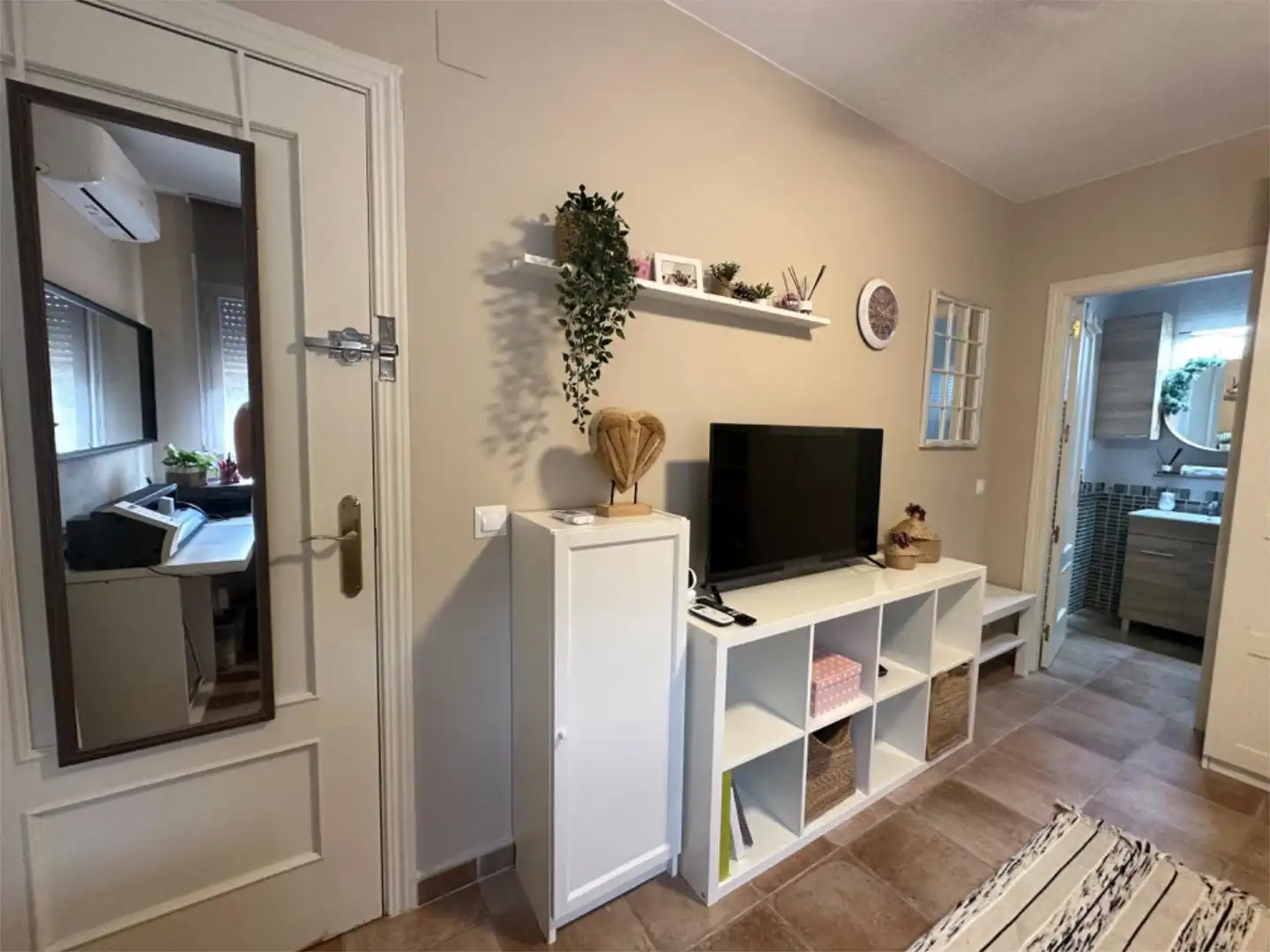 Room in Calle Frambueso, 54, Ugena Living room of Study for share in Ugena with Air Conditioner, Heating and Furnished