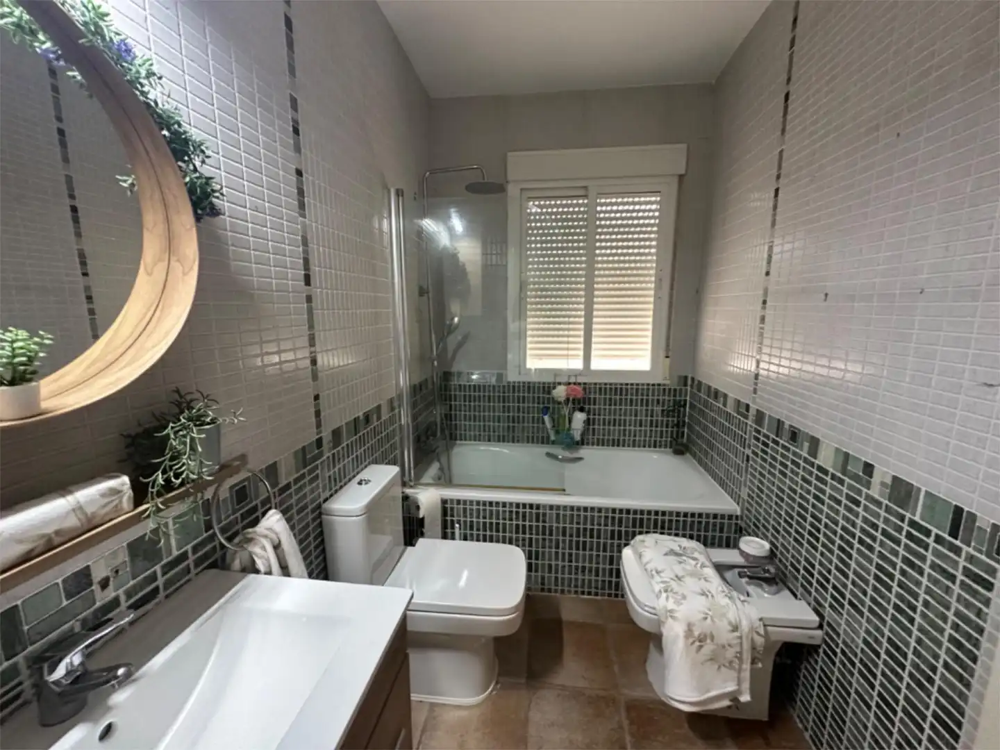 Room in Calle Frambueso, 54, Ugena Bathroom of Study for share in Ugena with Air Conditioner, Heating and Furnished