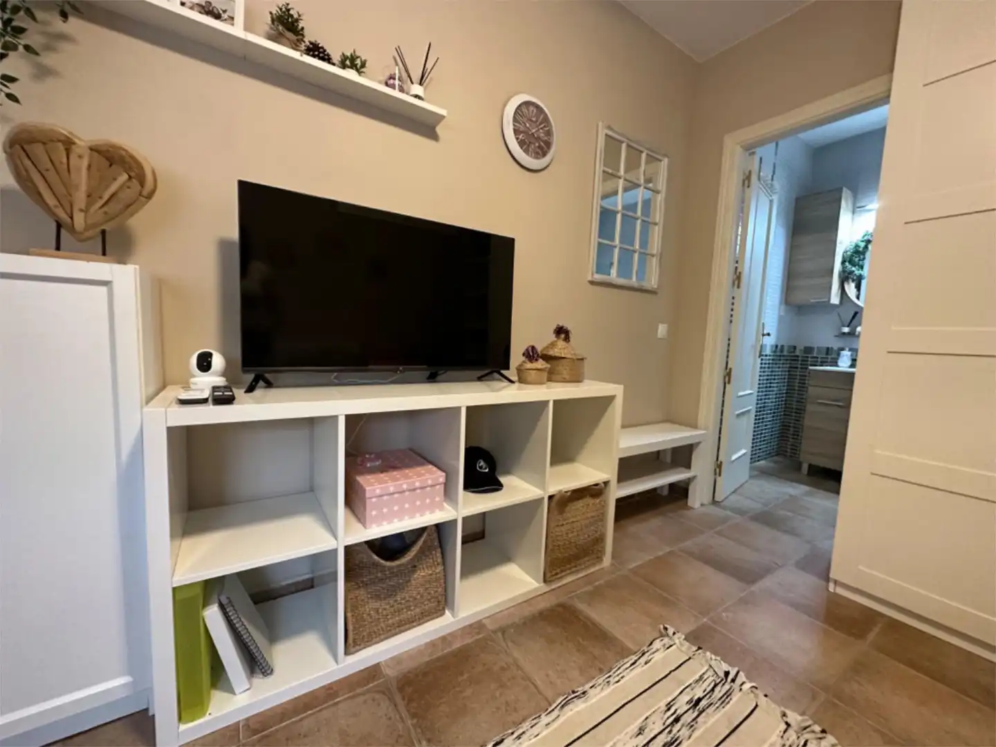 Room in Calle Frambueso, 54, Ugena Living room of Study for share in Ugena with Air Conditioner, Heating and Furnished