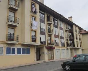 Vista exterior de Pis en venda en Cabezón de la Sal amb Terrassa i Balcó