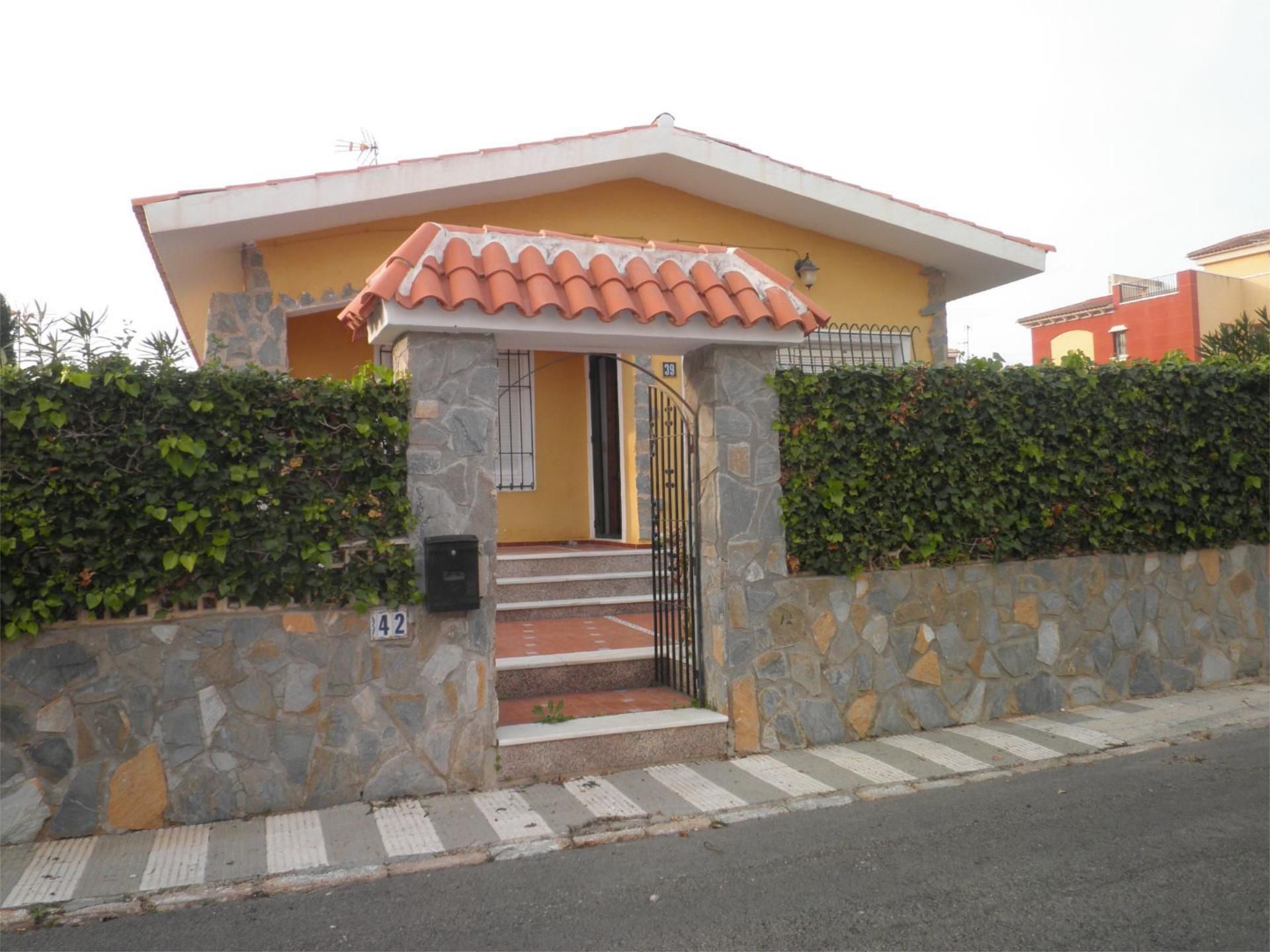 Exterior view of House or chalet for sale in Torrevieja  with Private garden, Terrace and Furnished