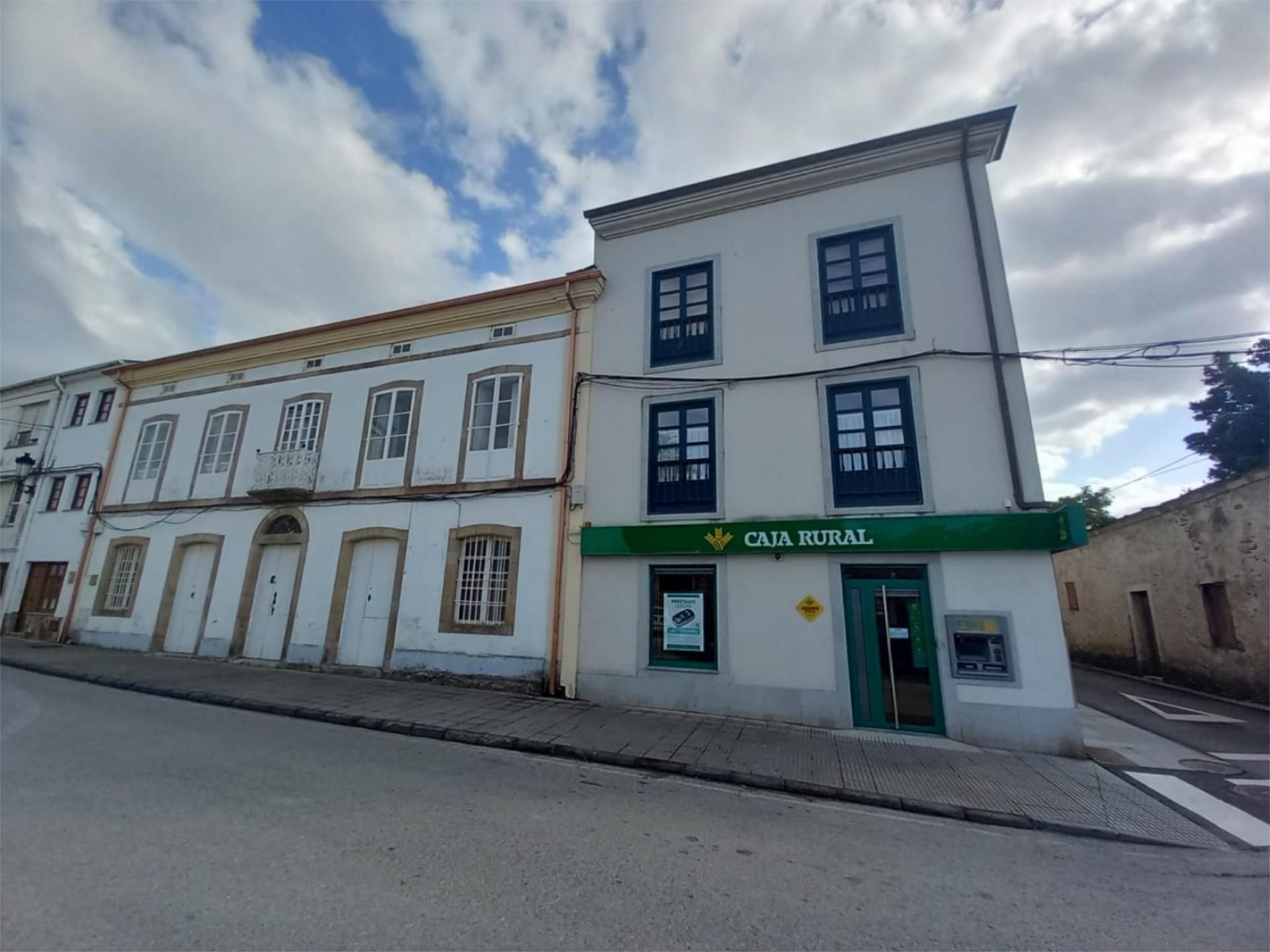 Vista exterior de Pis en venda en Castropol amb Calefacció, Traster i Moblat