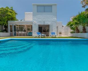 Piscina de Casa o xalet en venda en Arico amb Aire condicionat, Terrassa i Piscina