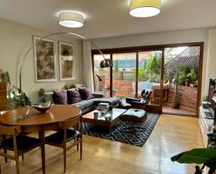 Living room of Attic for sale in Las Rozas de Madrid  with Air Conditioner, Terrace and Swimming Pool