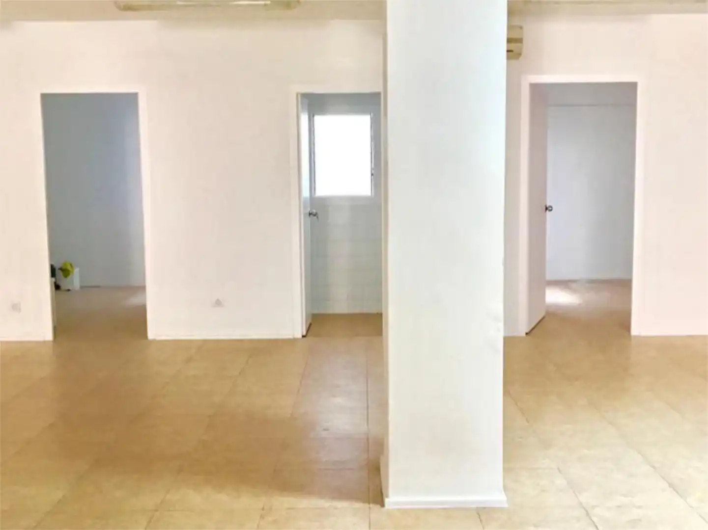 Commercial properties for rent in Carrer de Manuel Bertrand, 92, Centre Commercial properties for rent in El Prat de Llobregat with Air Conditioner and Heating