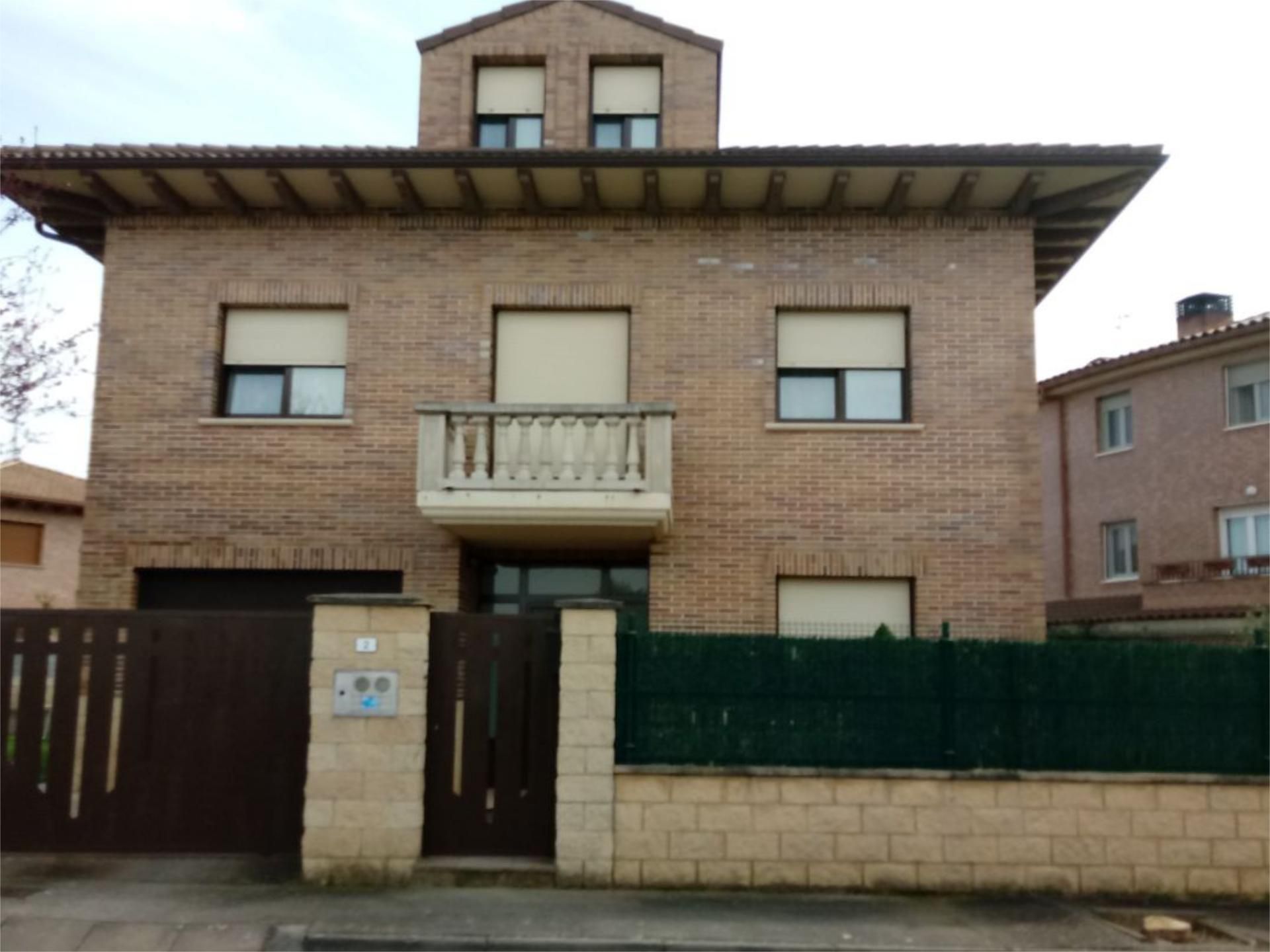 Exterior view of House or chalet for sale in Villatuerta  with Heating, Private garden and Terrace