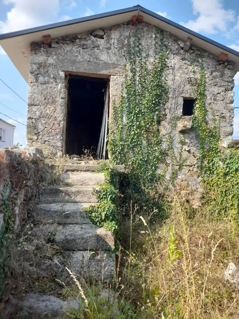 Country homes for sale in Castro Caldelas