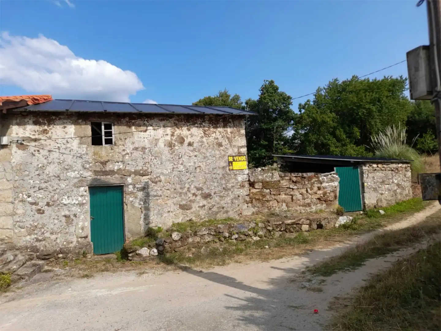 Exterior view of Country homes for sale in Castro Caldelas