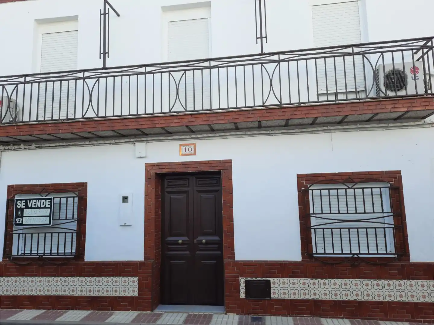 Houses for sale in Plazuela Morrion, 3, Villamanrique de la Condesa Exterior view of Houses for sale in Villamanrique de la Condesa with Terrace and Balcony