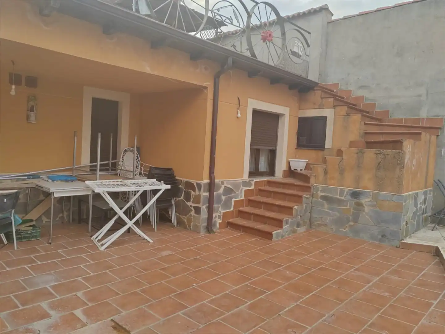 Casa adosada en venta en Calle Real, 37, Santa Elena de Jamuz Terraza de Casa adosada en venta en Santa Elena de Jamuz con Calefacción, Parquet y Terraza