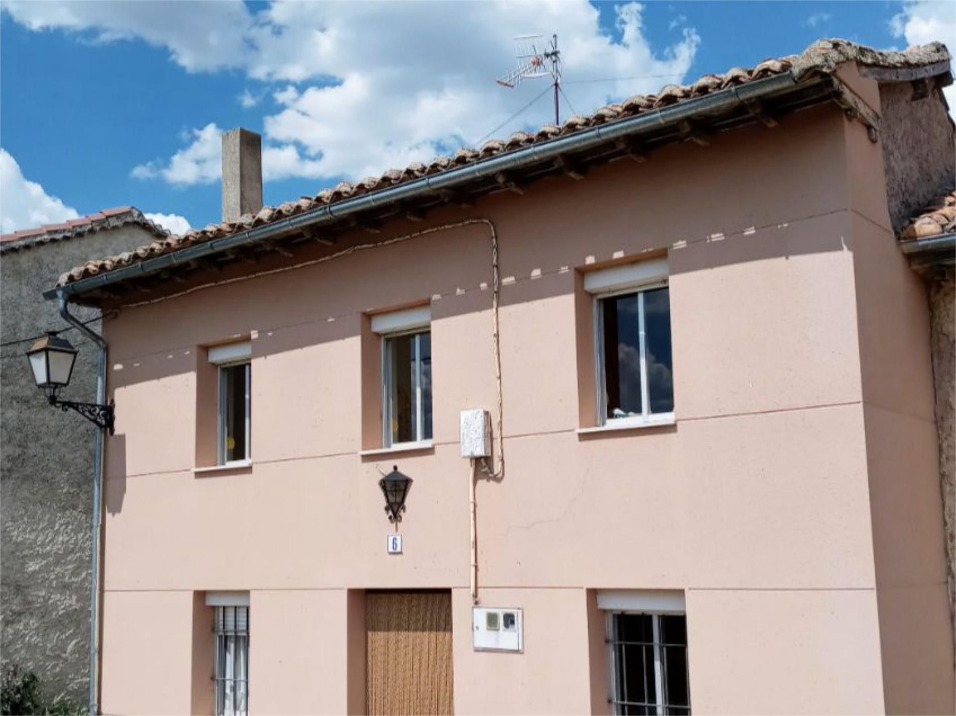 Exterior view of House or chalet for sale in Sotresgudo  with Furnished