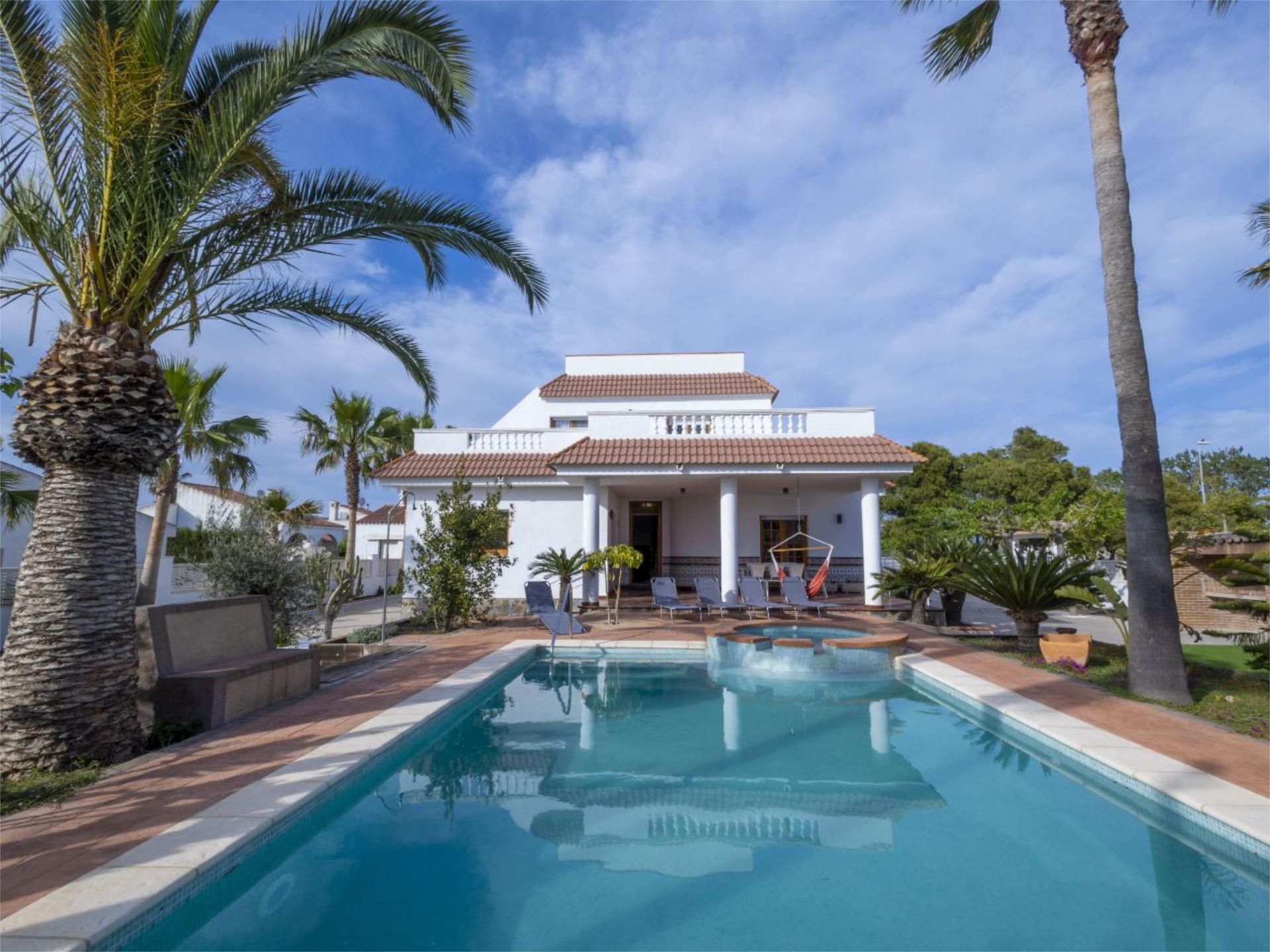 Exterior view of House or chalet for sale in Deltebre  with Air Conditioner, Terrace and Swimming Pool