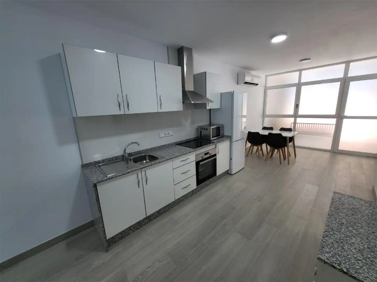 Habitación en Carrer José Sánchez Sáez, 31, Altabix Habitación en Carrer José Sánchez Sáez, 31, Altabix