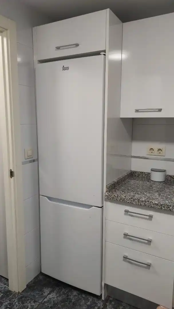 Piso de alquiler en Calle Santa María del Valle, El Valle - Universidad