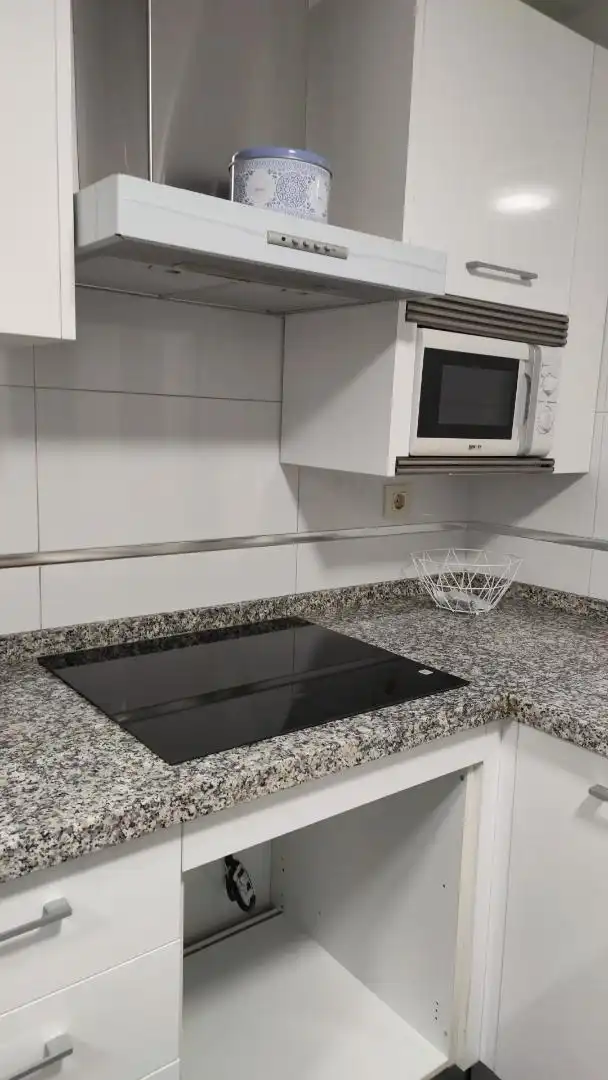 Piso de alquiler en Calle Santa María del Valle, El Valle - Universidad