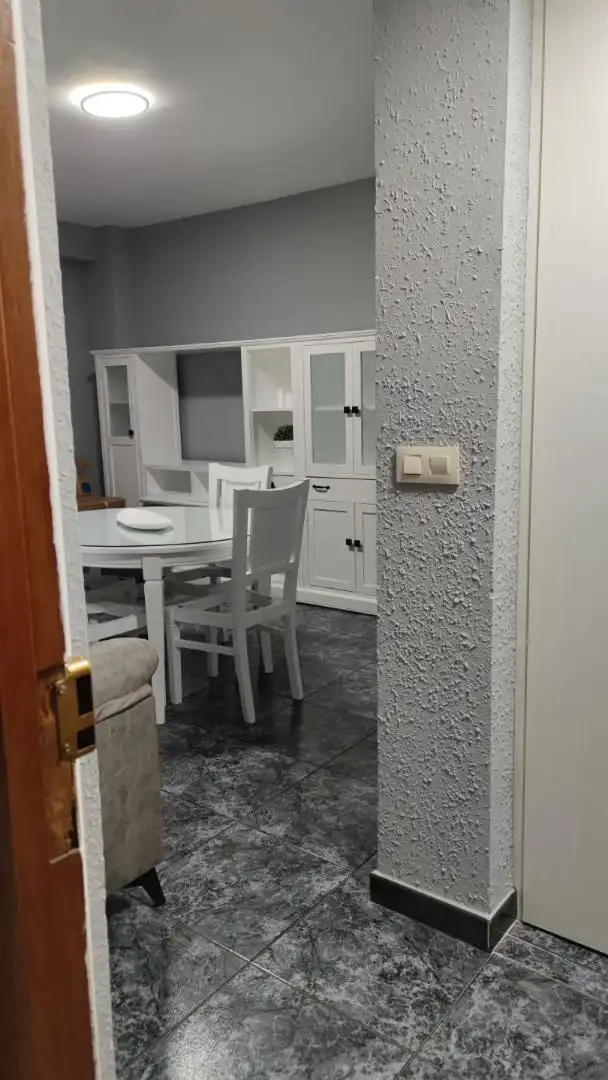 Piso de alquiler en Calle Santa María del Valle, El Valle - Universidad