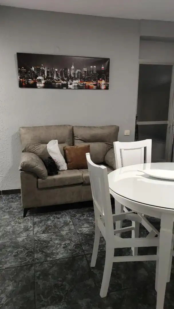 Piso de alquiler en Calle Santa María del Valle, El Valle - Universidad